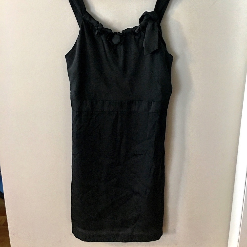Black loft dress with flowers